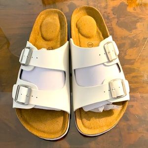 Brand new cushionaire sandals so comfortable